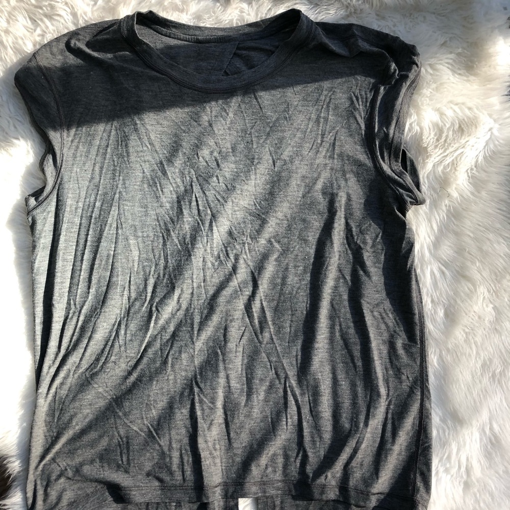 Lululemon T-Shirt